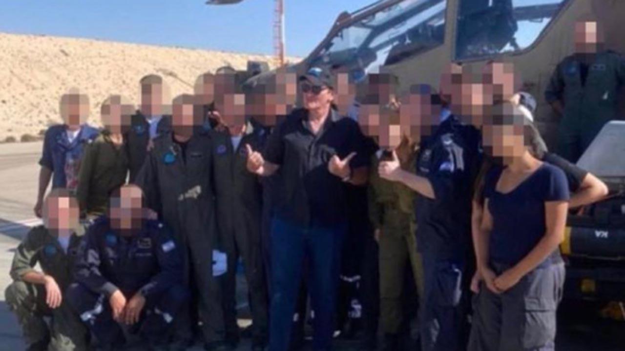 Quentin Tarantino visits southern Israeli base to boost IDF morale