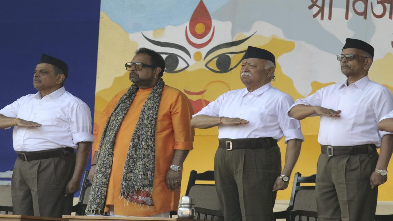 Meanwhile, noted singer-composer Shankar Mahadevan, who attended the annual Vijayadashami program as chief guest, commended the organization's “significant role” in preserving the ideology of 