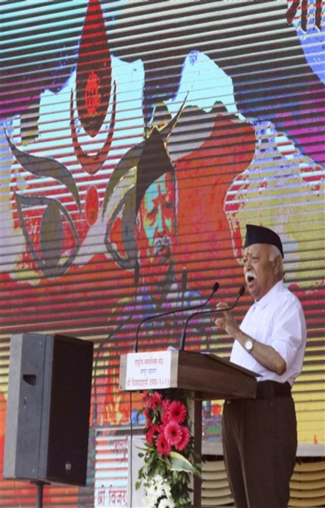 During his visit to the Hedgewar Smruti Mandir, the memorial of RSS founder Dr. K.B. Hedgewar in Nagpur, Mahadevan expressed his admiration for the organization's Dussehra program and the efficient coordination with which it was organized. He concluded by emphasizing the pride he felt as an Indian citizen and encouraged people to contribute to the nation's growth by excelling in their respective fields.
