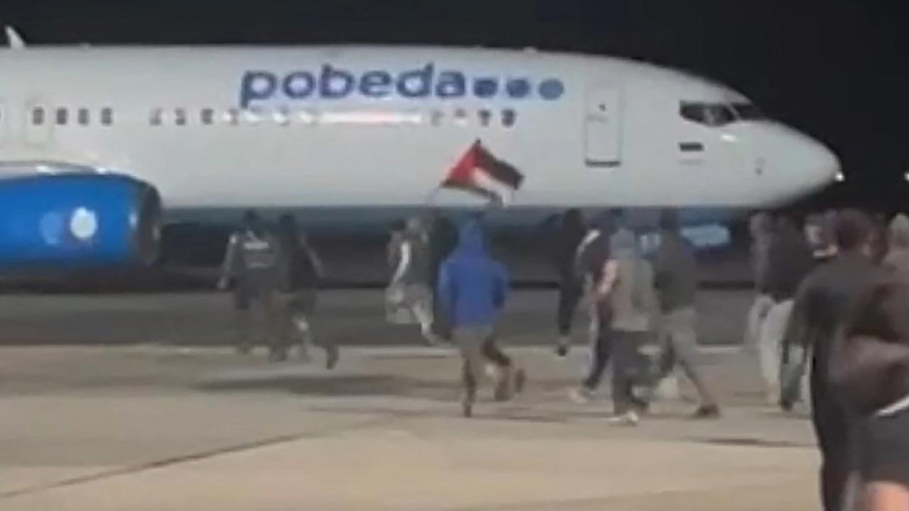 Crowd storms Russian airport to protest flight from Israel