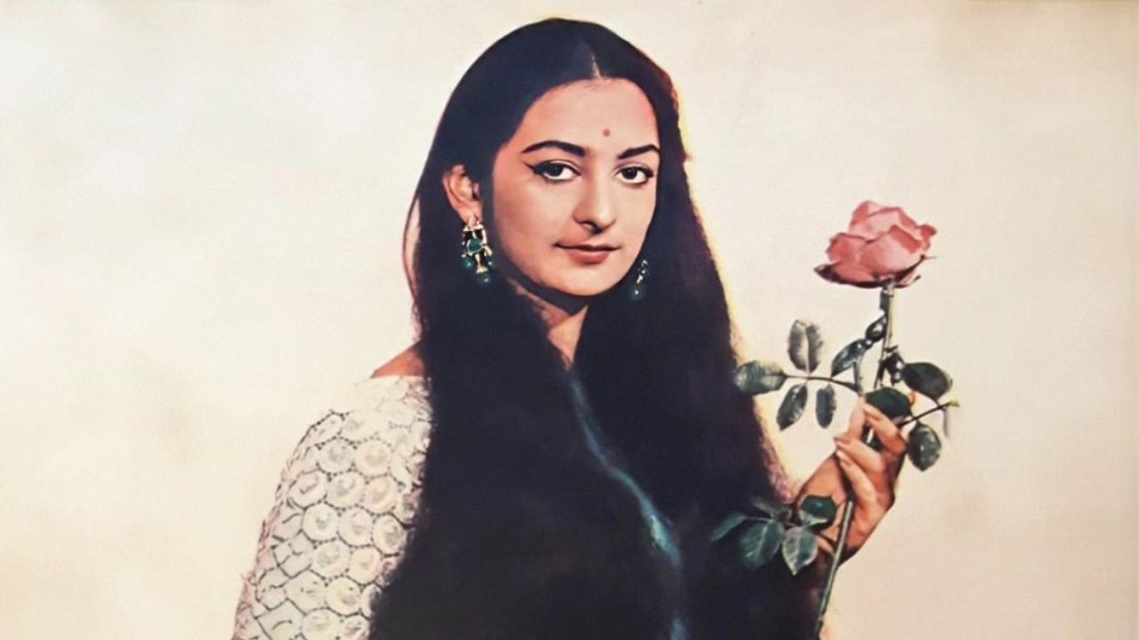 Saira Banu becomes nostalgic as she celebrates 62 years of Juglee co-starring Shammi Kapoor