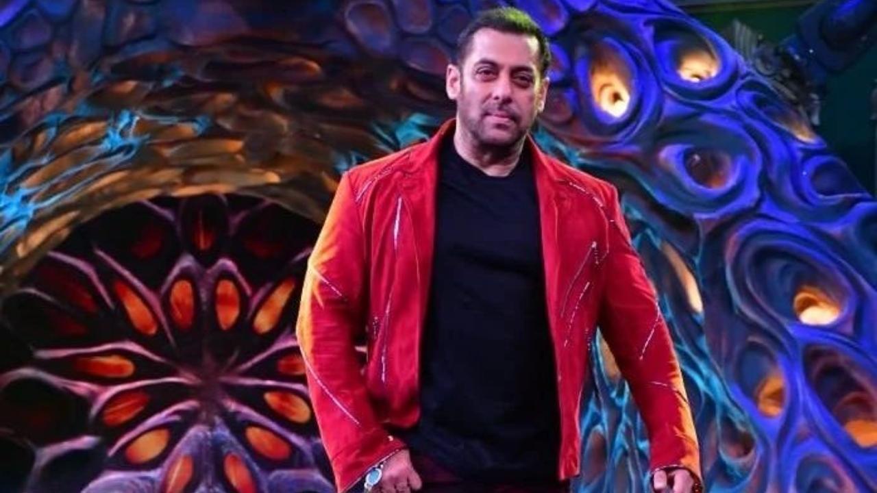 Bigg Boss 17 Launch Live Updates: Total 17 contestants entered the house