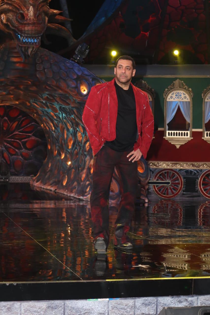 Salman Khan is all set to host everyone's favourite show 'Bigg Boss'