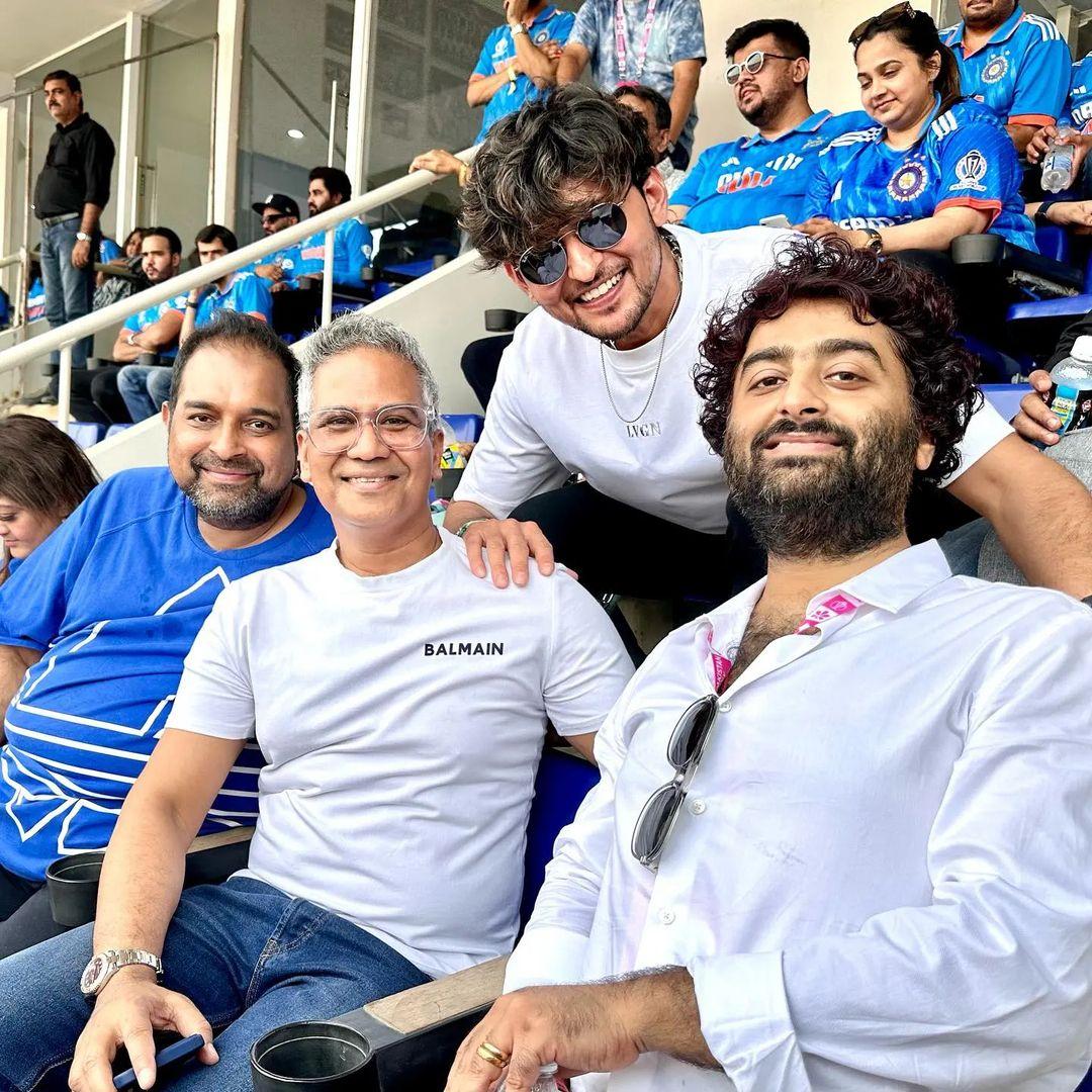 Arijit Singh, Darshan Raval, and Shankar Mahadevan lit up the event with their incredible performances. They wowed the audience with their captivating songs, both before the game and during the innings break.