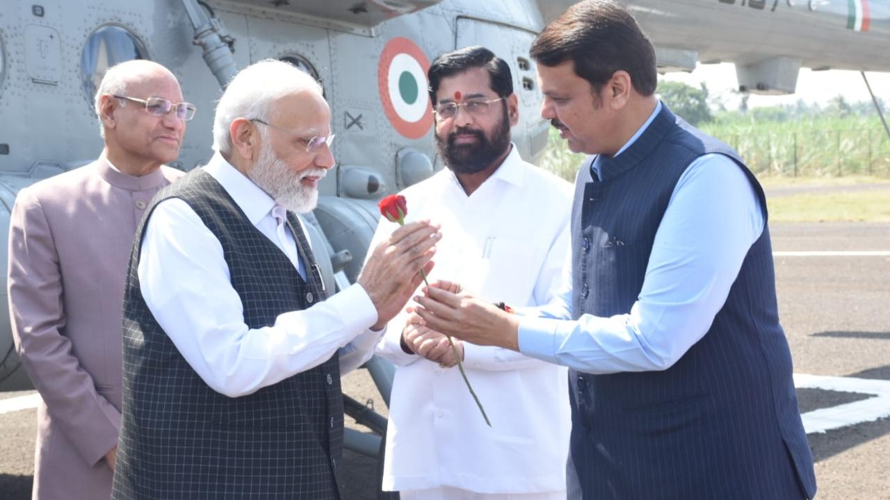 PM Modi was accompanied by Maharashtra Governor Ramesh Bais, Chief Minister Eknath Shinde and Deputy CM Devendra Fadnavis