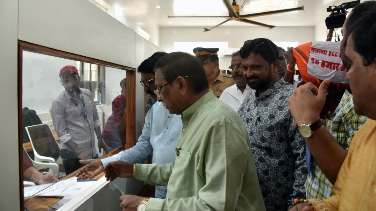 The Shiv Sena (UBT) leaders, after delivering the post cards also sought to emphasise the urgency of addressing the issues surrounding the existing redevelopment policy