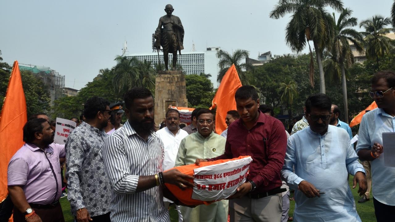 Uddhav Thackeray’s move to organise the Dussehra rally at Shivaji Park had got embroiled in a controversy when both factions of the Shiv Sena applied to the BMC seeking permission for the event