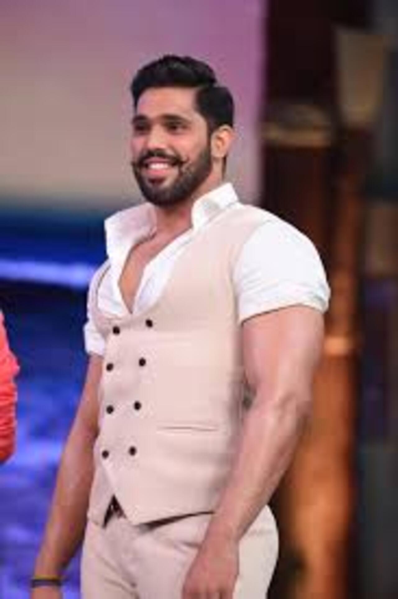 Shivashish Mishra was expelled from the Bigg Boss house for violating its rules. The housemates had chosen him to spend time in the jail, but he declined the task. Despite a warning from Bigg Boss to adhere to the rules, Shivashish decided to exit the house