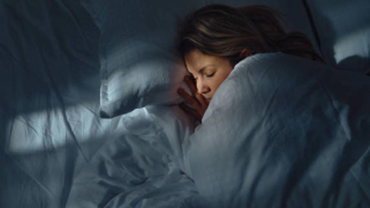 Delaying sleep by just 90 mins each night may cause heart disease: Study