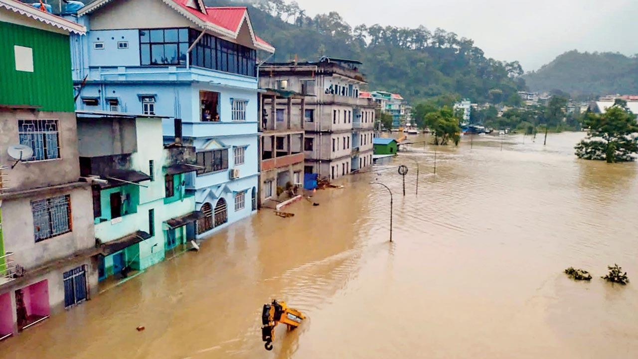 ‘Damage worth  thousands of  crores in flood’