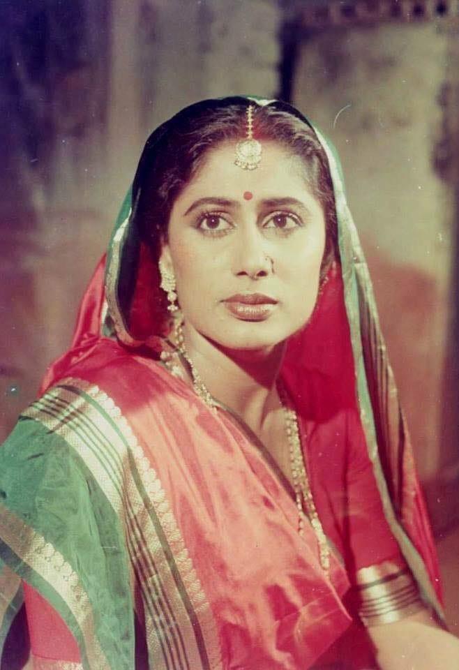 Before entering the film industry, Smita Patil, in the early 1970s, worked as a television newsreader on Mumbai Doordarshan.