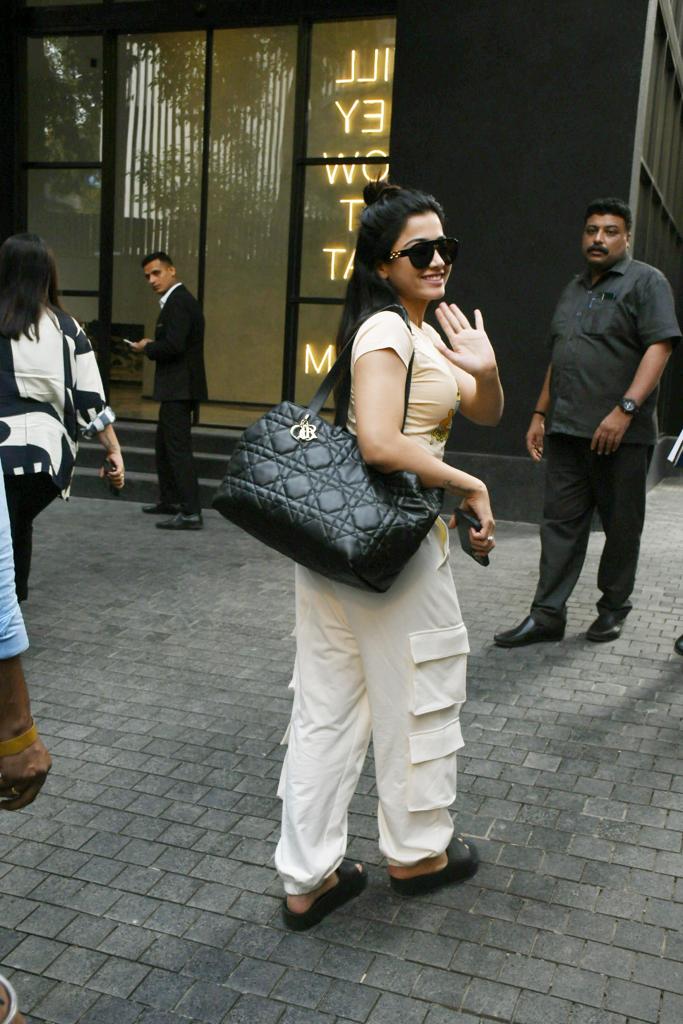 Spotted in the city: Kareena Kapoor, Deepika Padukone and others