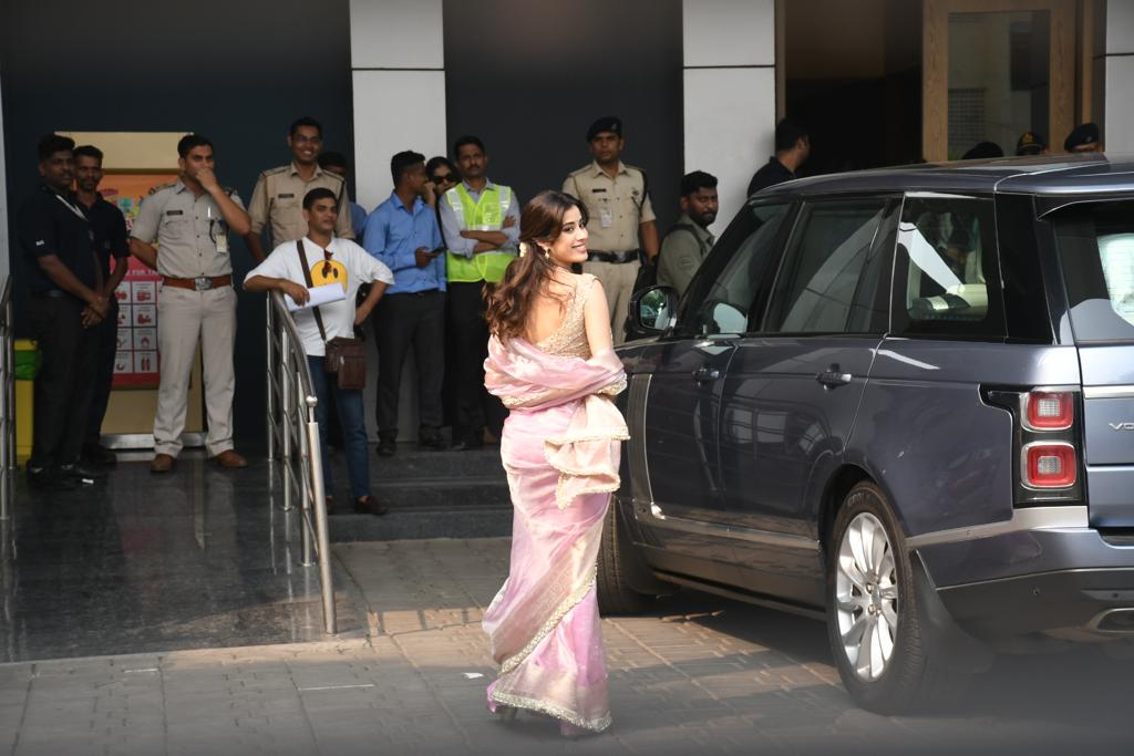Janhvi Kapoor was spotted at the airport in an elegant saree
