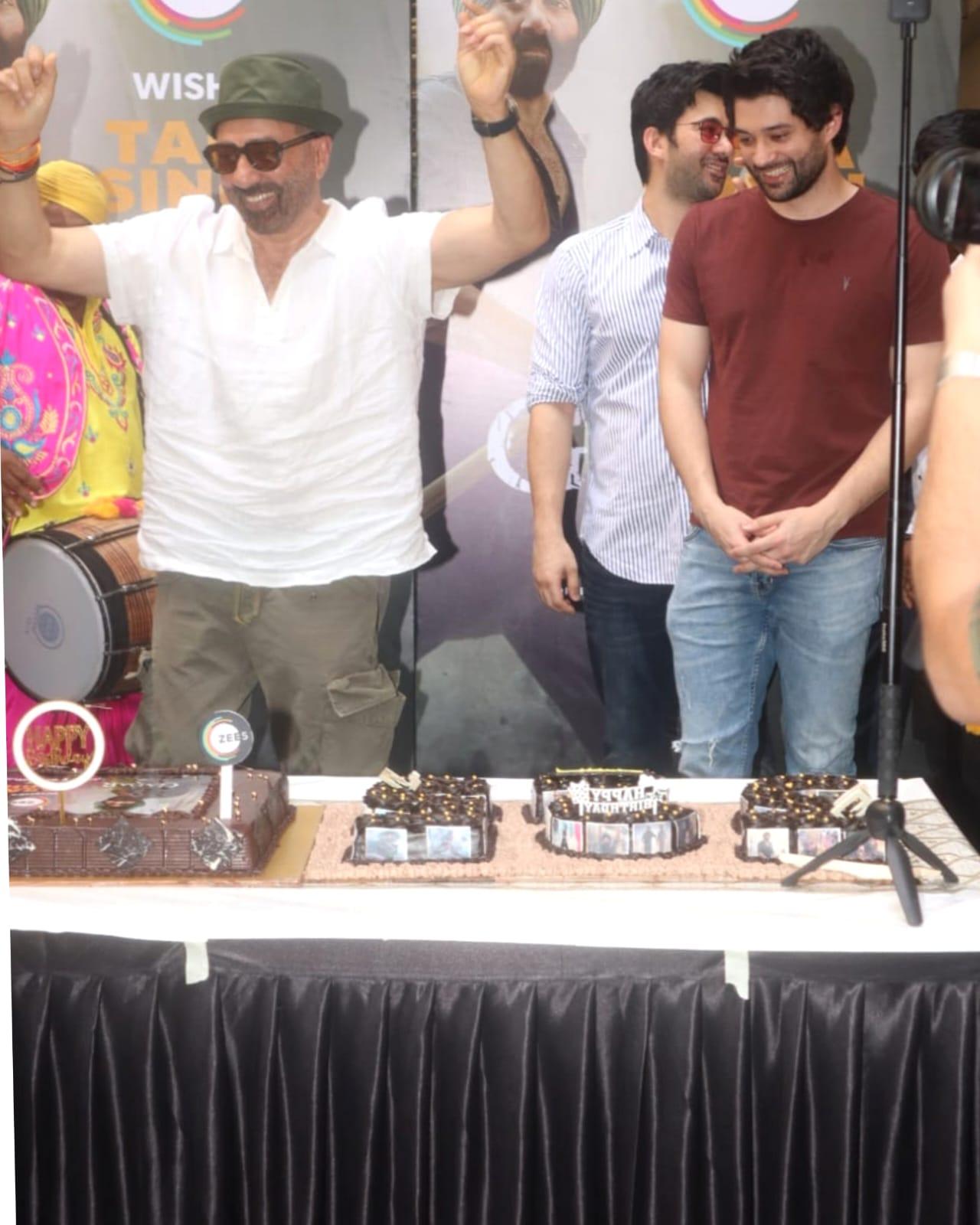 Sunny Deol looked truly happy to be celebrating with his loved ones