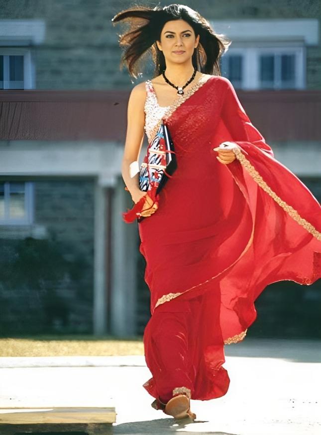Alternatively, you can choose to embody Sushmita Sen's appearance in the iconic red saree from Main Hoon Na.