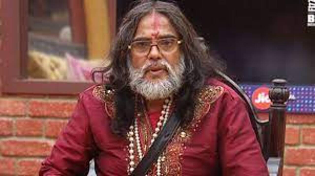 Swami Om was one of the most controversial contestants in the history of Bigg Boss. The ex-contestant had a very violent nature. Things went extremely out of control when he threw urine on two of the female participants, and as a result, he was thrown out of the show