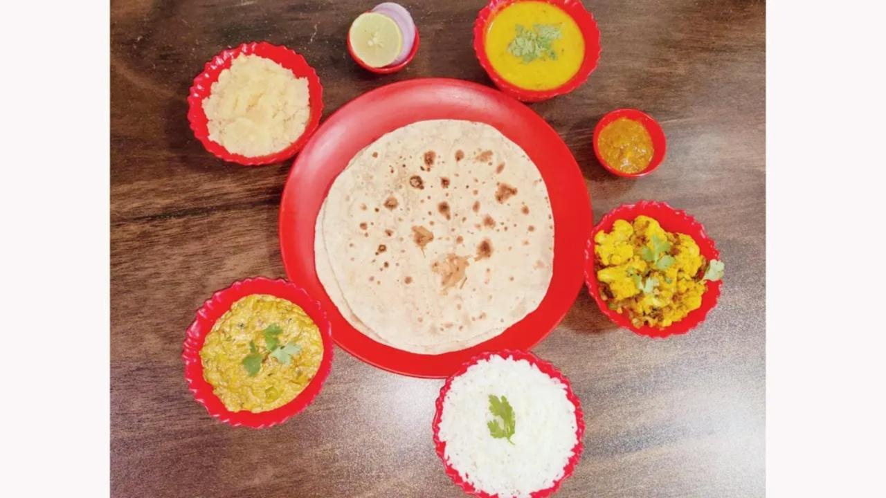Try authentic Bihari cuisine in this maithilanchal xpress thali that has yellow dal, rice, chapati, suji halwa, gobi bhujia, baingan chokha and pickle.At Oye Bihari, Real Taste Of Bihar, Society no 1, Kandivali East. Call 22069916 Cost Rs 359