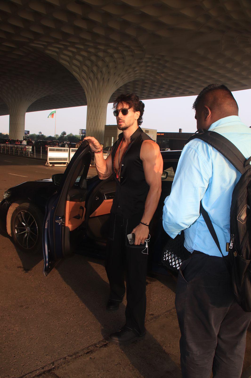 Tiger Shroff was not far behind his co-star Kriti Sanon, he too was spotted at the airport this morning