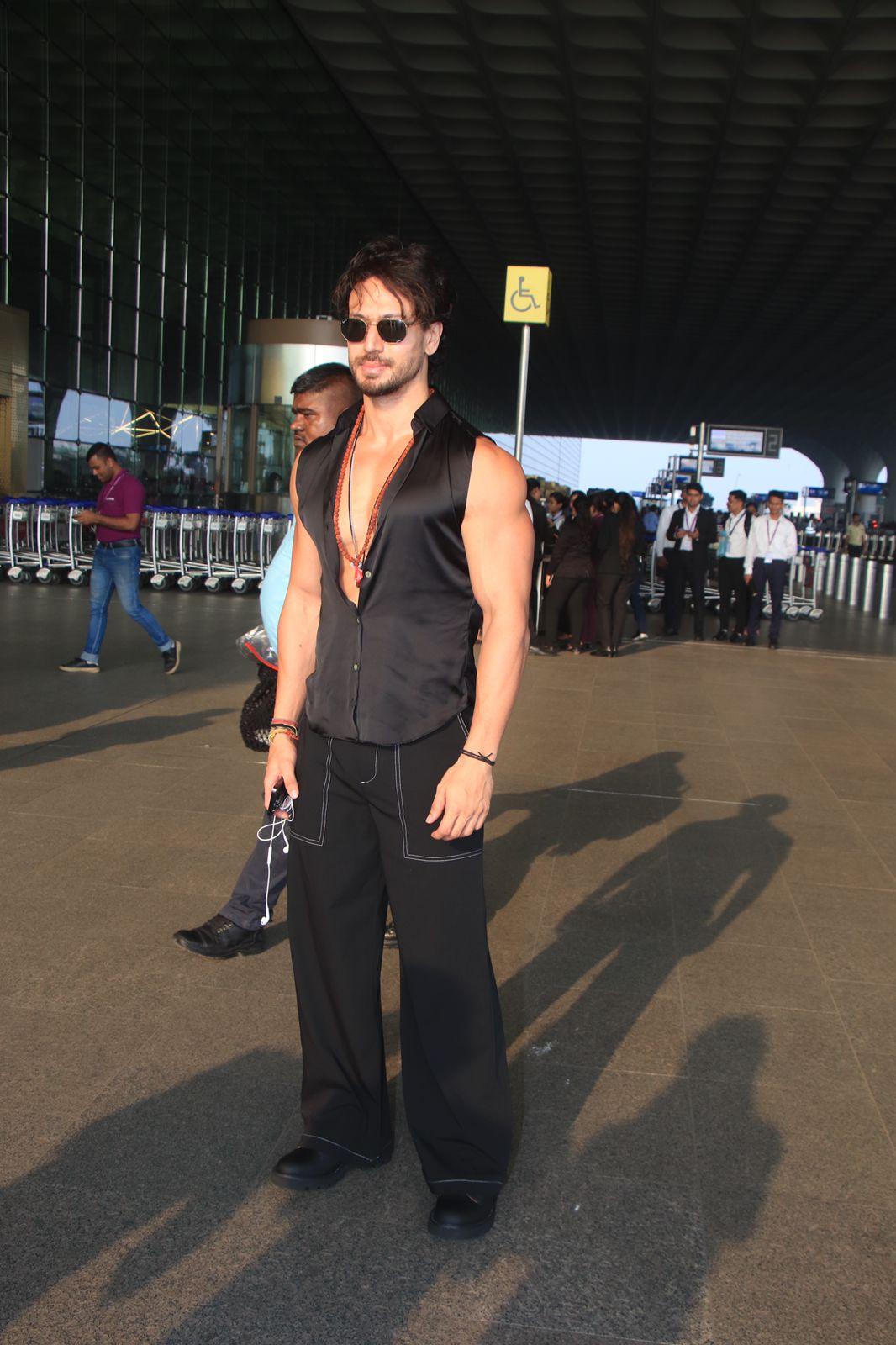The actor looked dashing in his vest and jeans as he gears up for his upcoming release 'Ganpath'