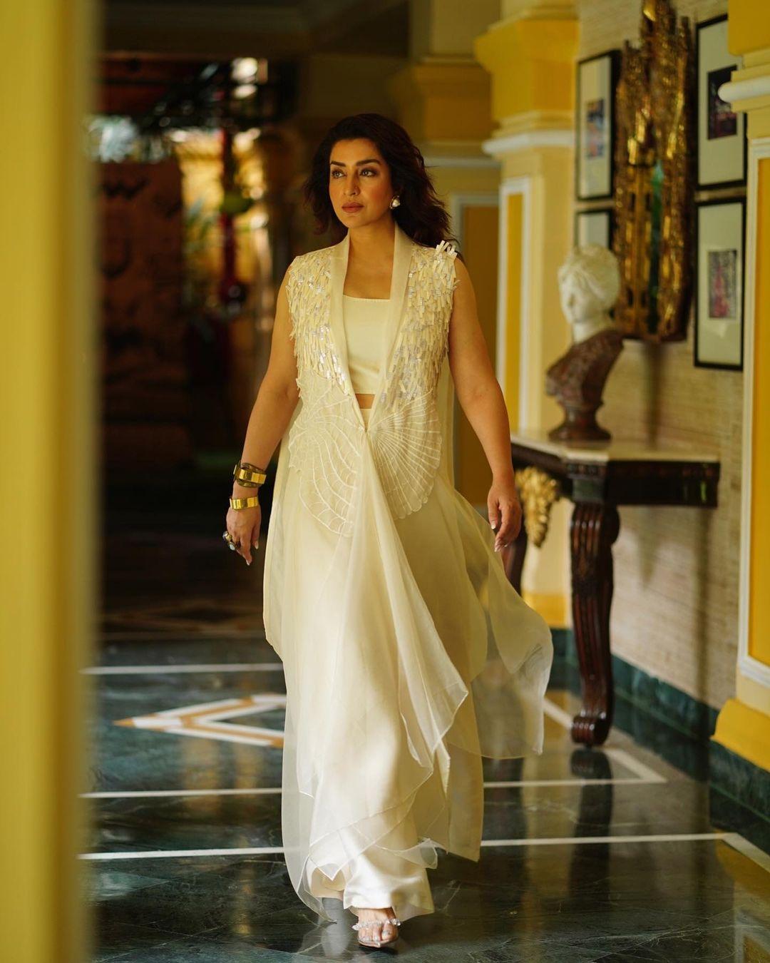 Tisca Chopra looked stunning in a white outfit from @richakhemkalabel, showcasing remarkable craftsmanship. 