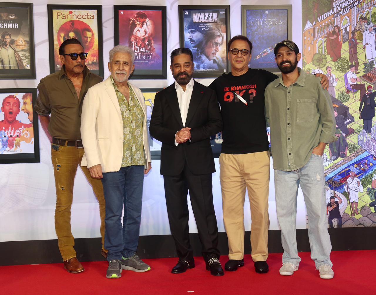 Jackie Shroff, Naseeruddin Shah, Kamal Haasan, Vidhu Vinod Chopra and Vikrant Massey pose together 