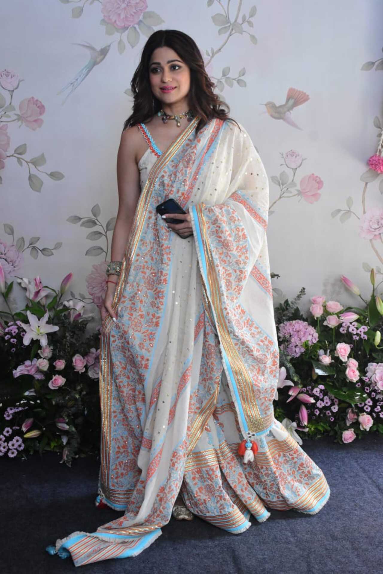 Shamita Shetty looked absolutely beautiful as she attended the Ganpati celebration of Arpita Khan