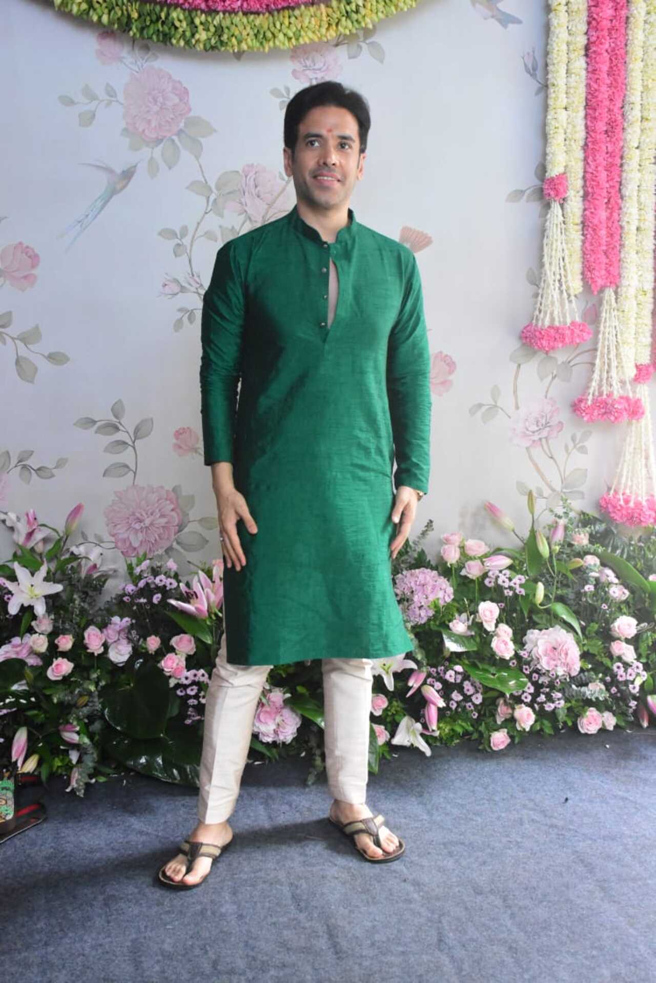 Tushar Kapoor, who himself brought Ganpati Bappa home, wore a stunning green kurta and pyjama as he went to attend Arpita's Ganpati celebration