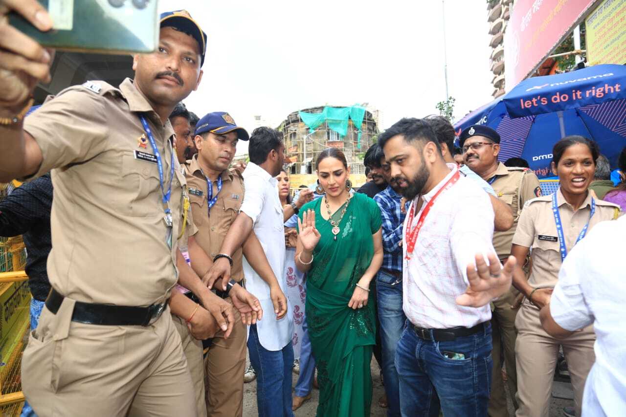 Esha Deol was snapped as she visited Laal Bagh cha Raja