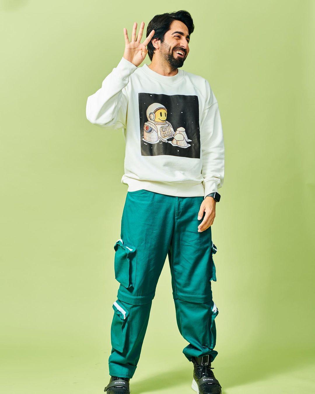 When it's time to kick back and relax, Ayushmann opted for casual yet trendy outfits, such as black and green cargos paired with t-shirts. 