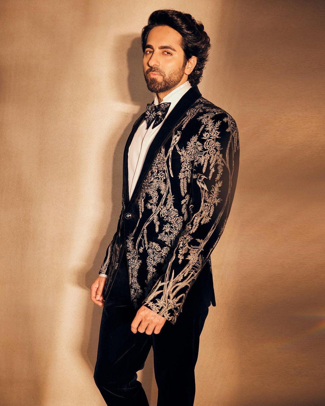  I mean, talk about turning heads – he practically had the fashion crowd gasping for breath. 