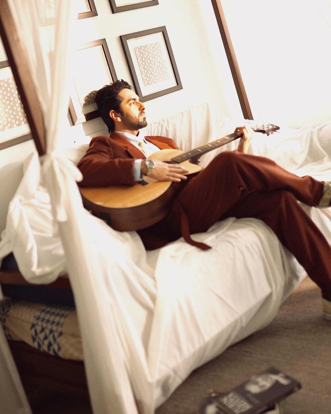 One actor who has consistently dazzled us with his sartorial choices and captured our hearts is none other than the multi-talented Ayushmann Khurrana. 