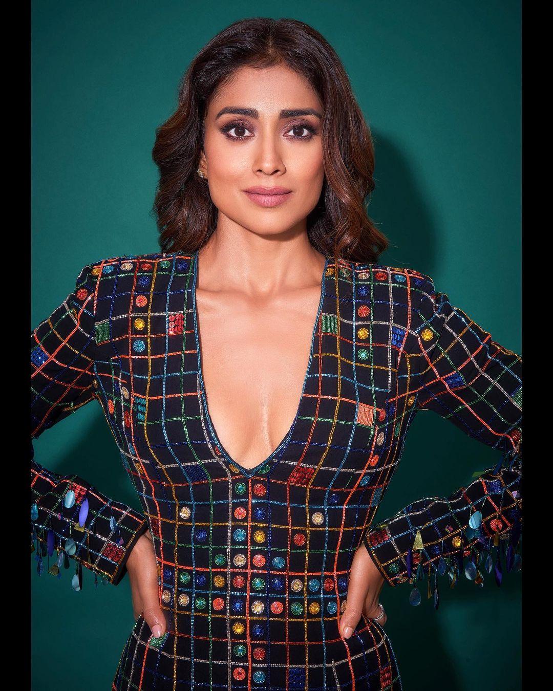 This time, he gave Shriya a boho chic dress that left us all in awe.