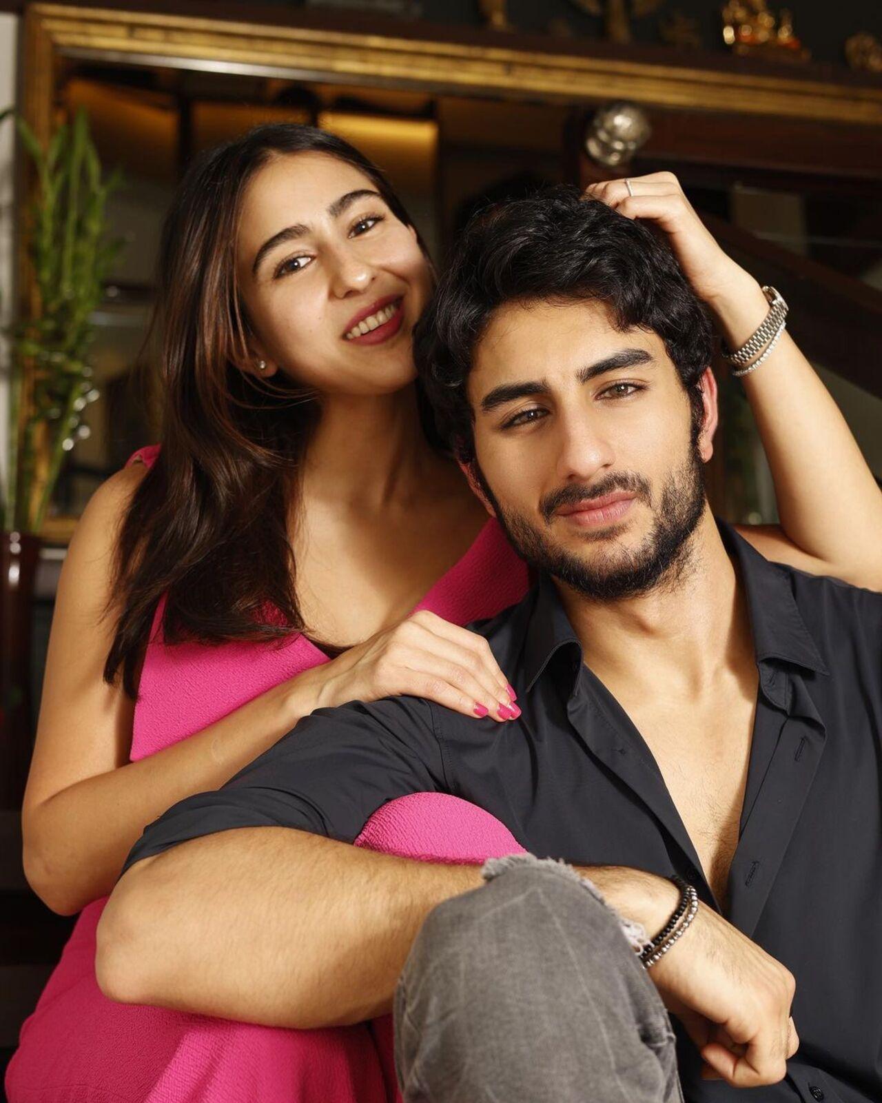 In this cute picture, Sara wore a pretty pink jumpsuit while Ibrahim looked handsome in a black shirt and matching jeans