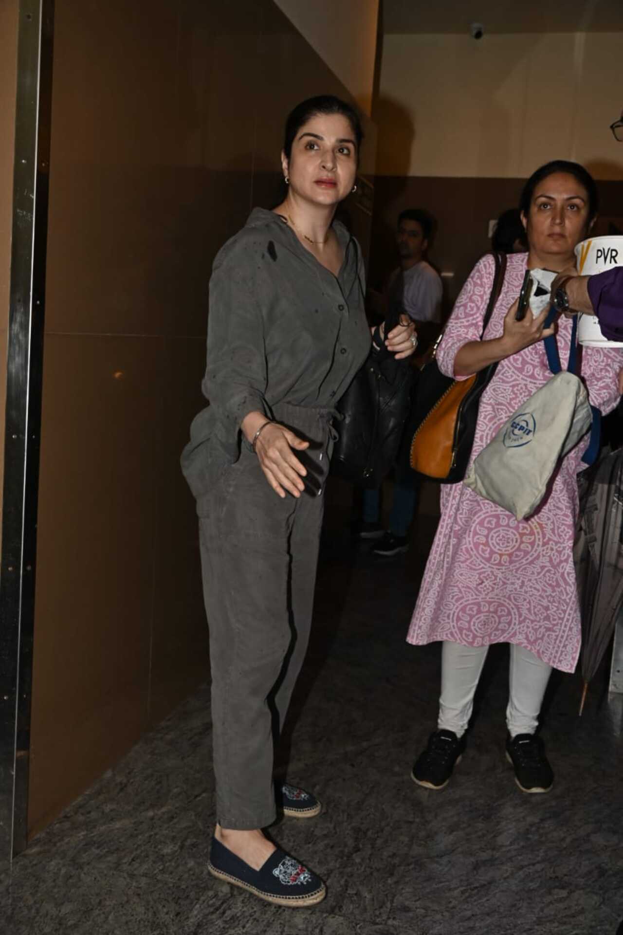 Maheep Kapoor opted for a casual outfit as she got snapped at Juhu PVR