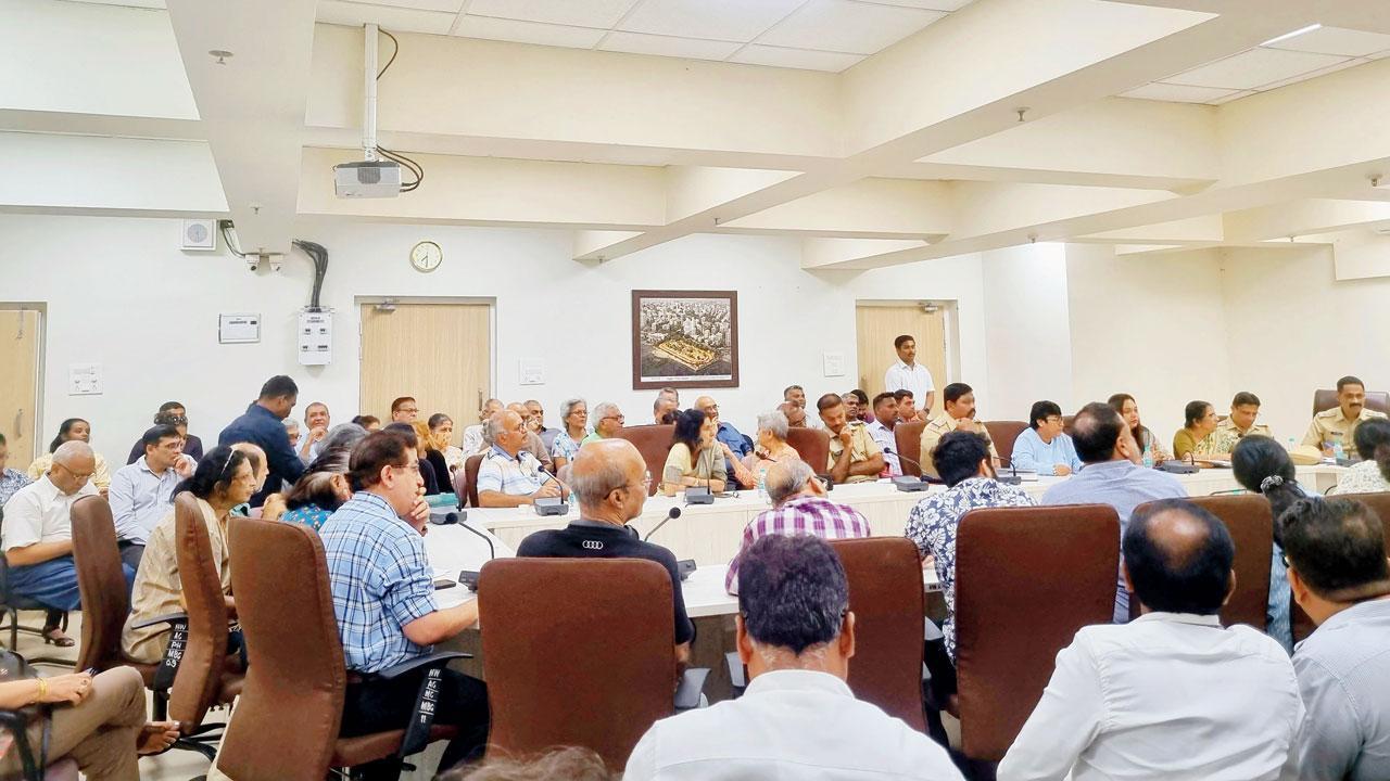 Mumbai: Civic officials meet ALM members in H west ward