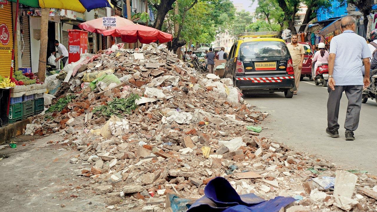 Mumbai: Aaditya flays BMC for garbage pile-up
