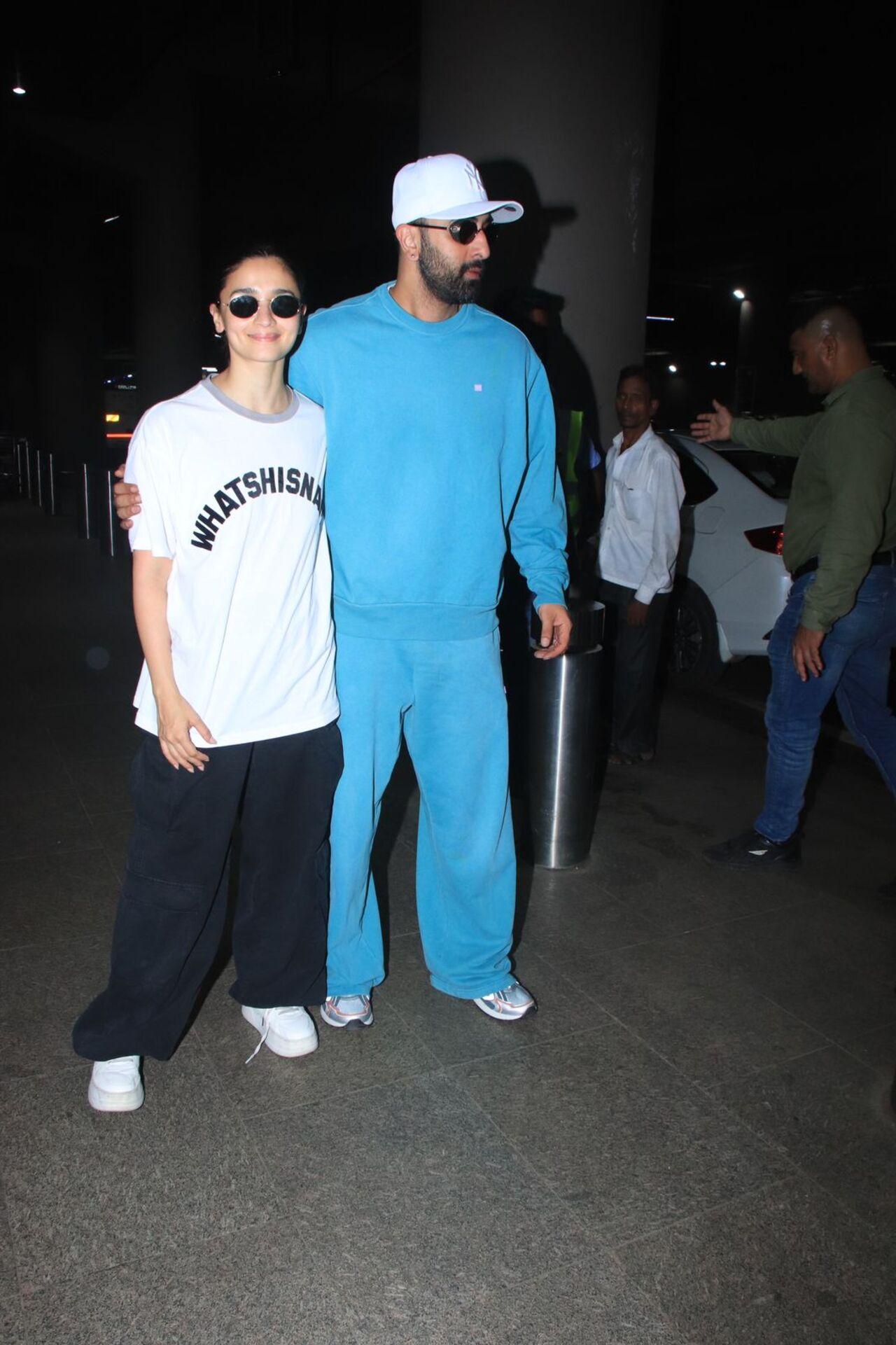 Alia wore a stunning white oversized T-shirt with black bottoms while Ranbir complimented her in a blue hoodie and matching pyjamas