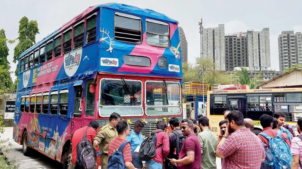 Mumbai to bid adieu to red double-decker buses; commuters urge BEST to preserve two for display at museum