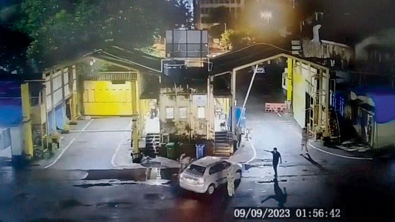 Mumbai: Three held for security breach at Yellow Gate