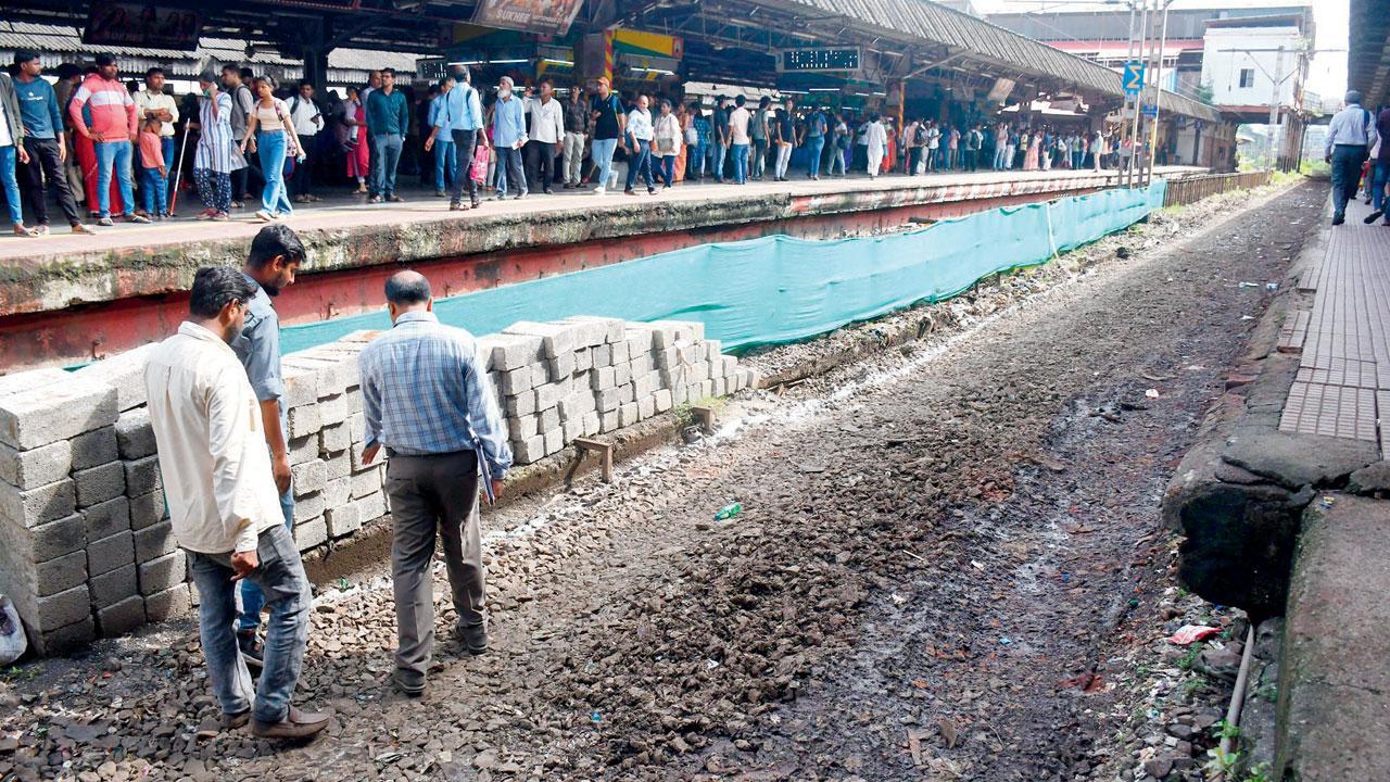 Mumbai: Finally, work on widening Dadar platform begins