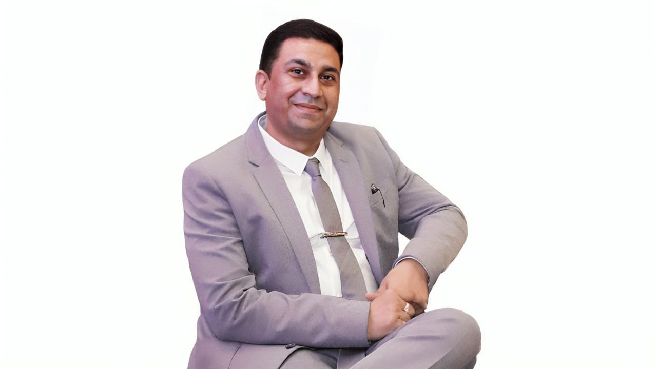 Dr. Geetendra Singh, CEO of Biomentors Online