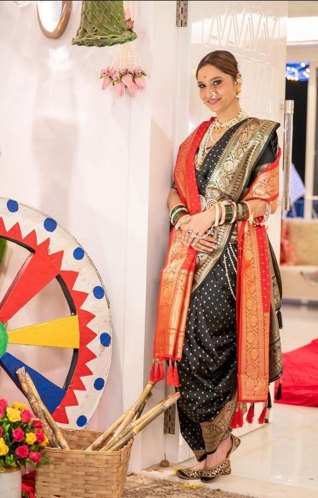 Ankita`s choice of a pretty black nauvari saree is an excellent option for a Ganpati celebration