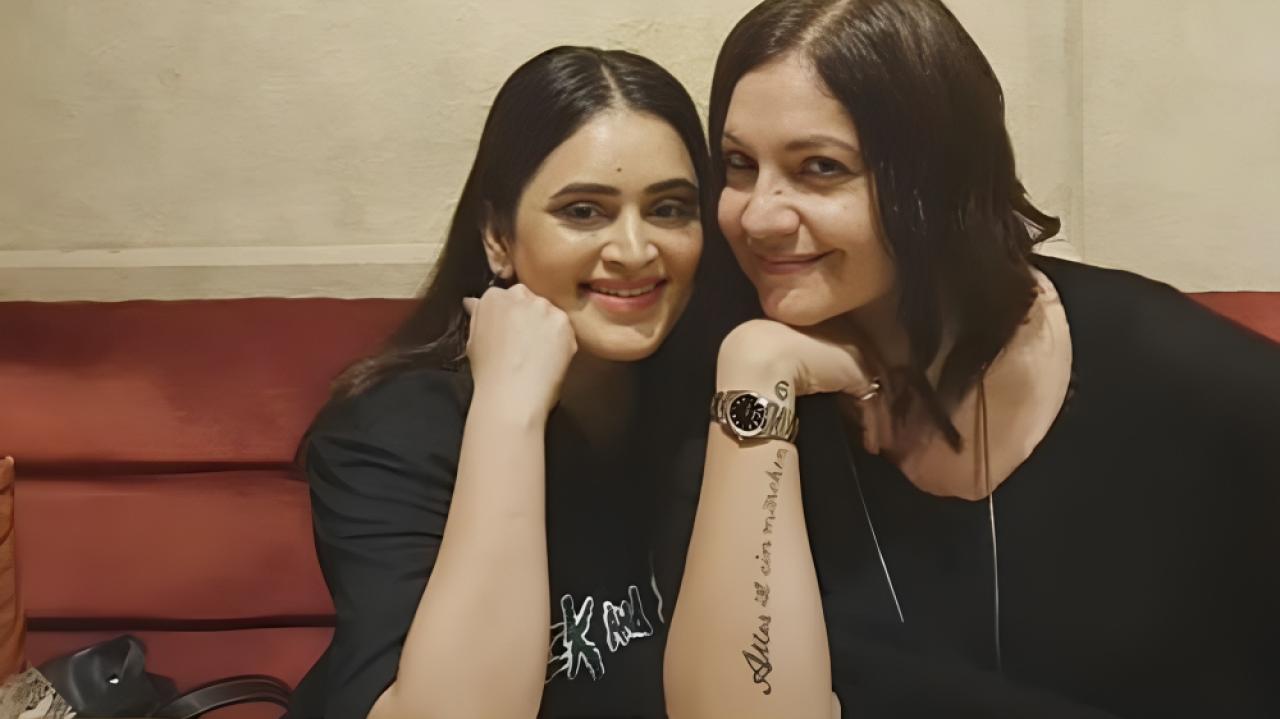 Bigg Boss OTT 2 contestants Pooja Bhatt and Bebika Dhurve twin in black as they reunite for a dinner date picture