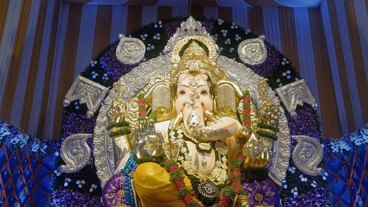 Mumbai: GSB Seva Mandal’s Ganesha idol adorned with 69kg gold, 336 kg silver