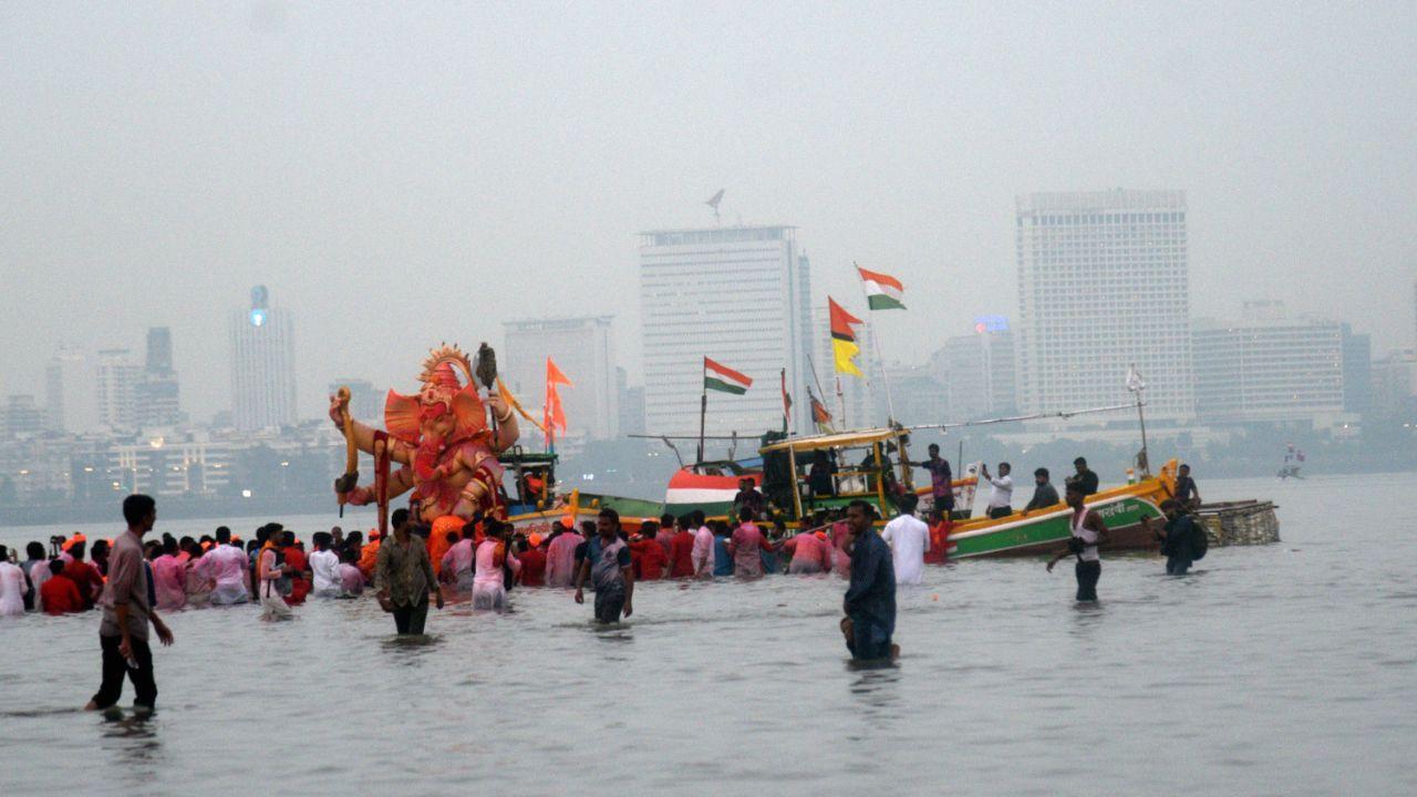 39,502 idols immersed in Mumbai till 9 am; 11,107 in artificial lakes