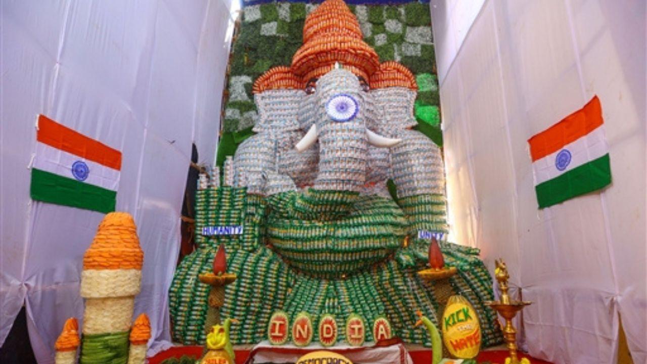 There are always mandals that stand out with their unique idols and pandal designs. One such idol was seen in Chennai. The eco-friendly idol was made using at least 5,000 biscuit packets.