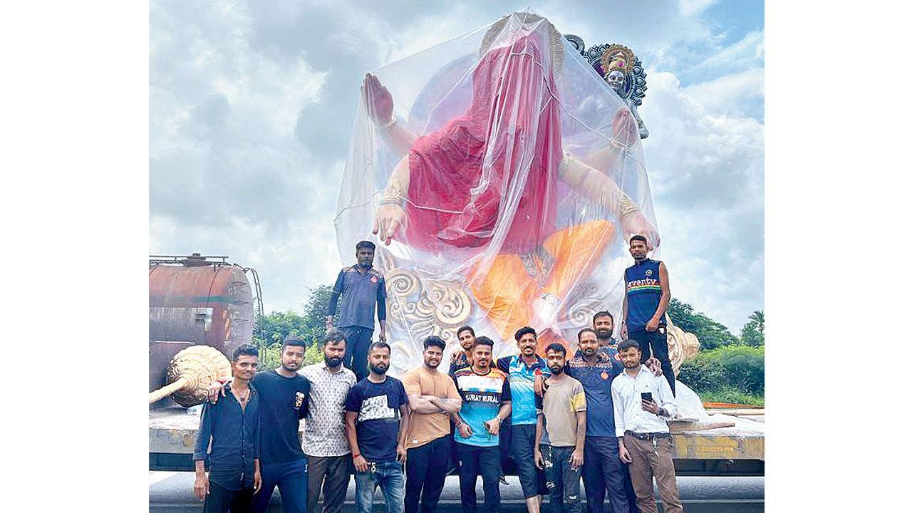 Chinchpoklicha Chintamani makes arduous trek to Surat