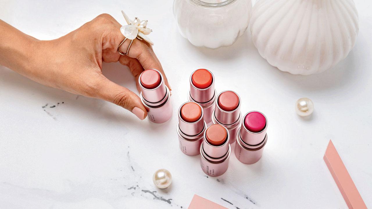 HOM’s Dab N Glow blush shades