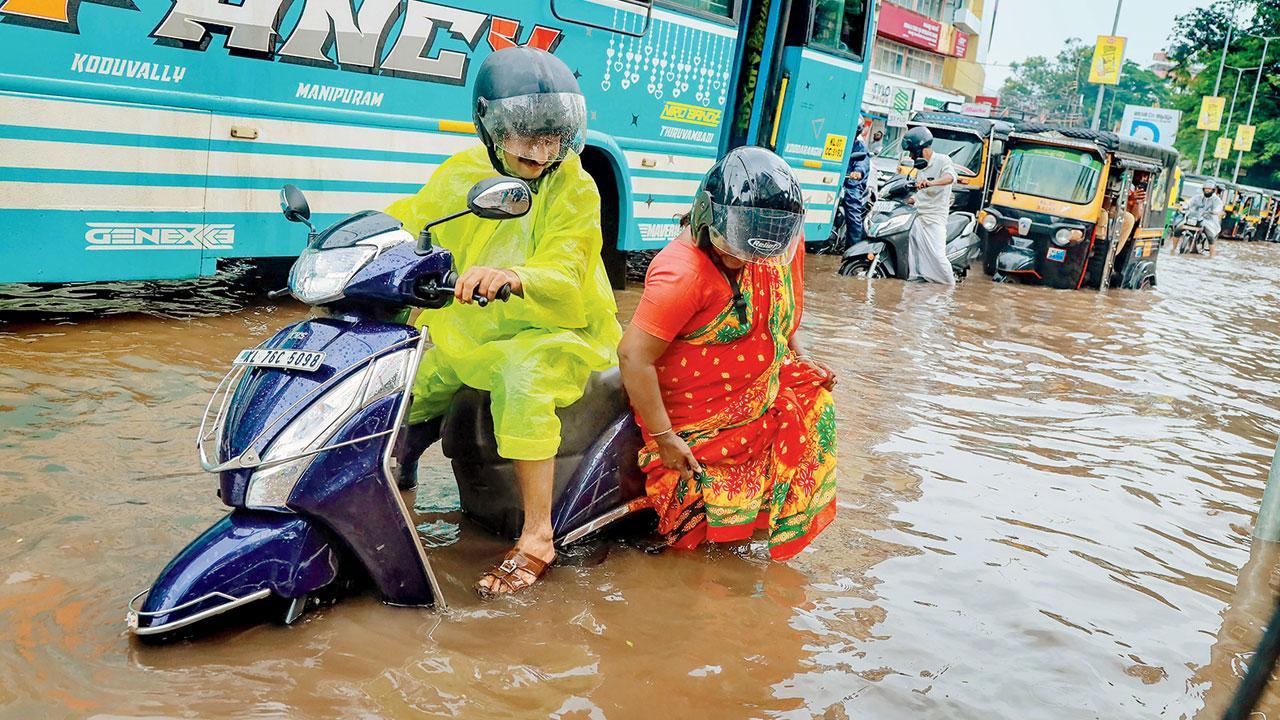 Very heavy rainfall likely over west MP and Gujarat