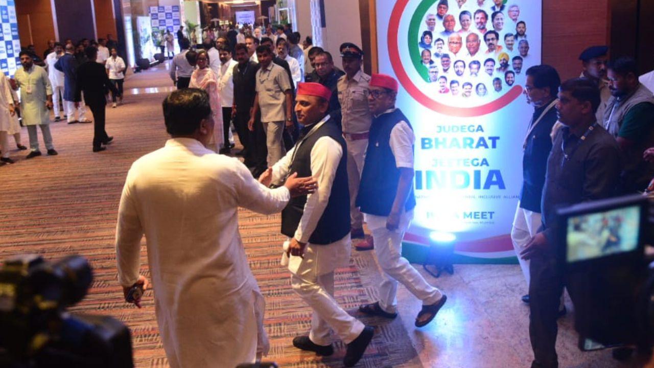Samajwadi Party chief Akhilesh Yadav also arrived in the city to attend the meeting of the Opposition bloc.